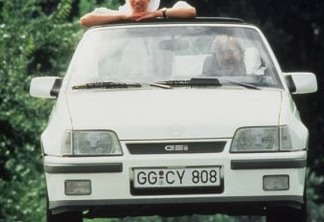 Opel Kadett GSI Cabrio era praticamente igual ao modelo brasileiro (reprodução)