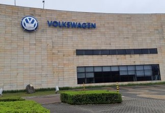 Fachada da fábrica da Volkswagen em São José dos Pinhais (PR) (divulgação)
