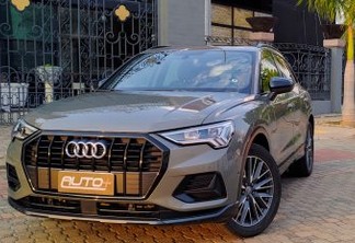 Audi Q3 Black [Auto + / João Brigato]