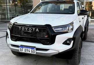Toyota Hilux GR-Sport [Auto+ / João Brigato]