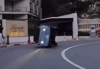 Citroën Ami tomba em Mônaco [reprodução/Twitter]
