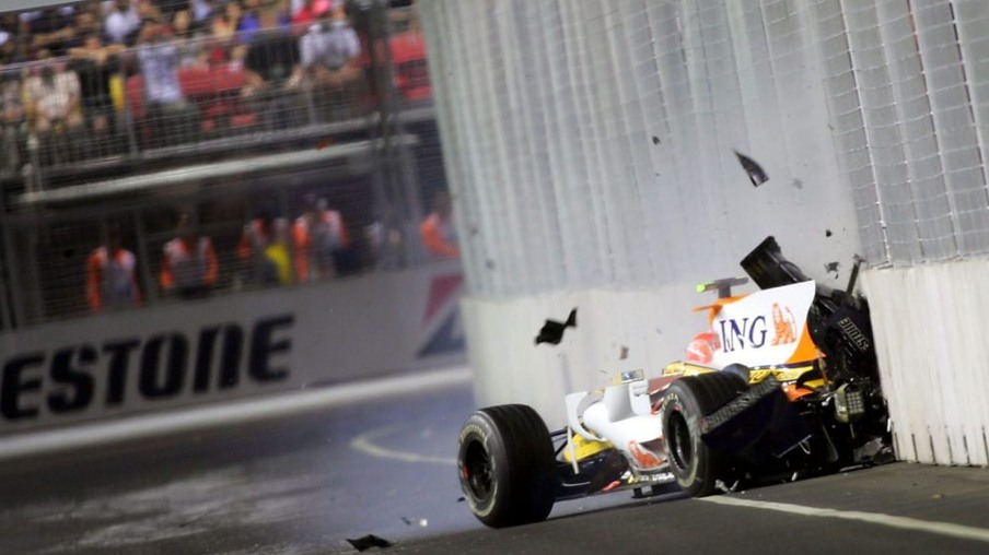 Carro de Nelsinho Piquet no momento do acidente (divulgação/Sutton)