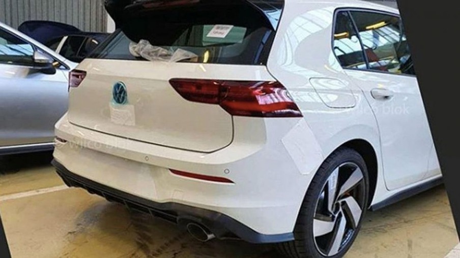 Volkswagen Golf GTI - Flagra (reprodução Instagram)