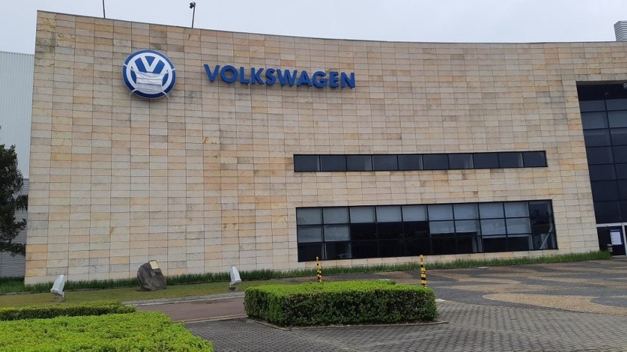 Fachada da fábrica da Volkswagen em São José dos Pinhais (PR) (divulgação)