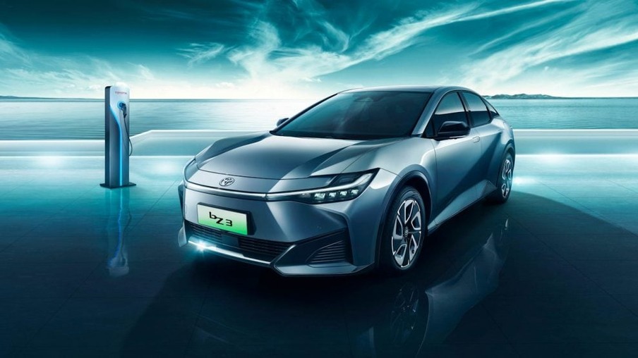 Corolla elétrico? Toyota apresenta sedã bZ3 na China