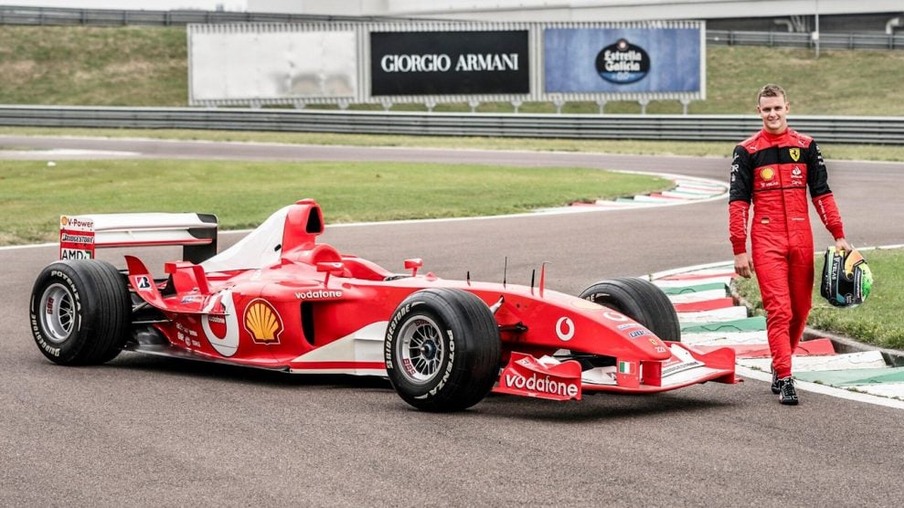 Ferrari F2003 [divulgação]