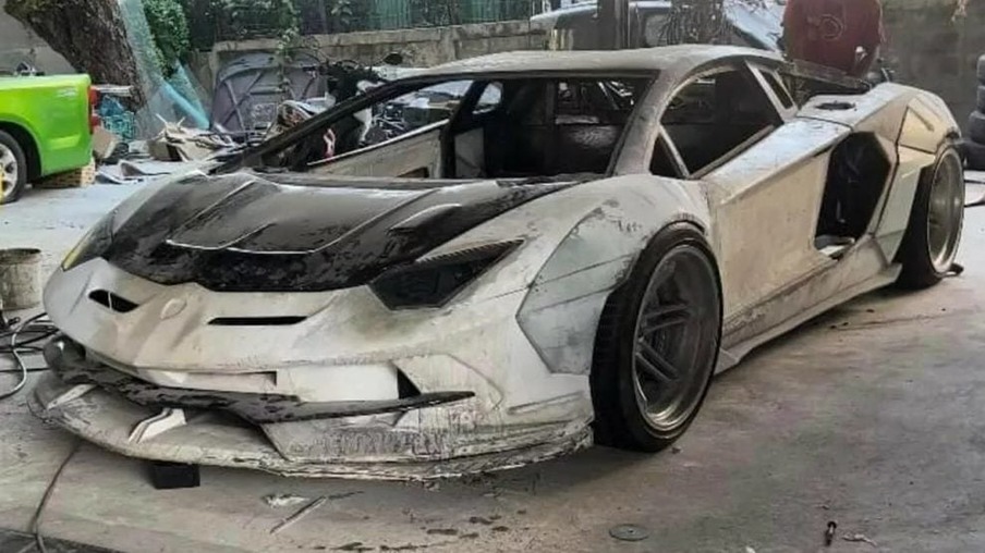 Lamborghini Aventador réplica