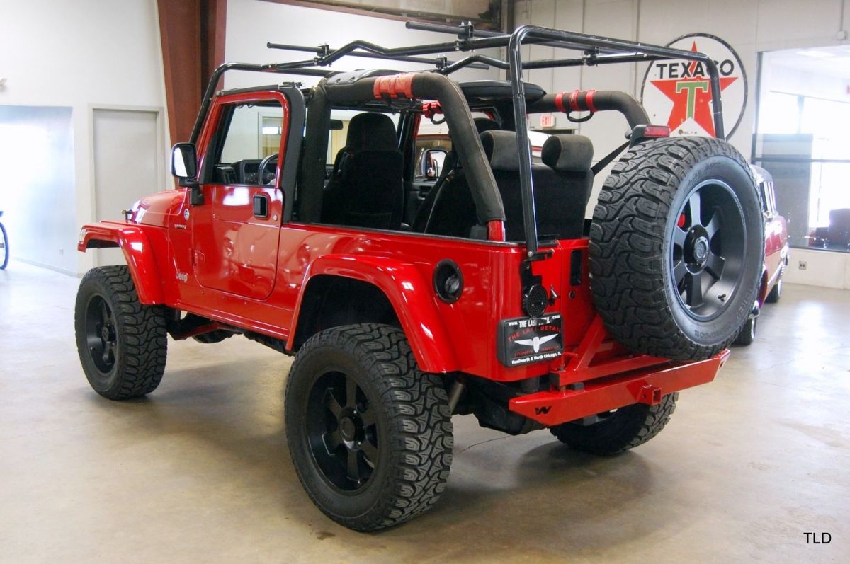 Jeep Wrangler V10 um sleeper com motor do Dodge Viper Automais