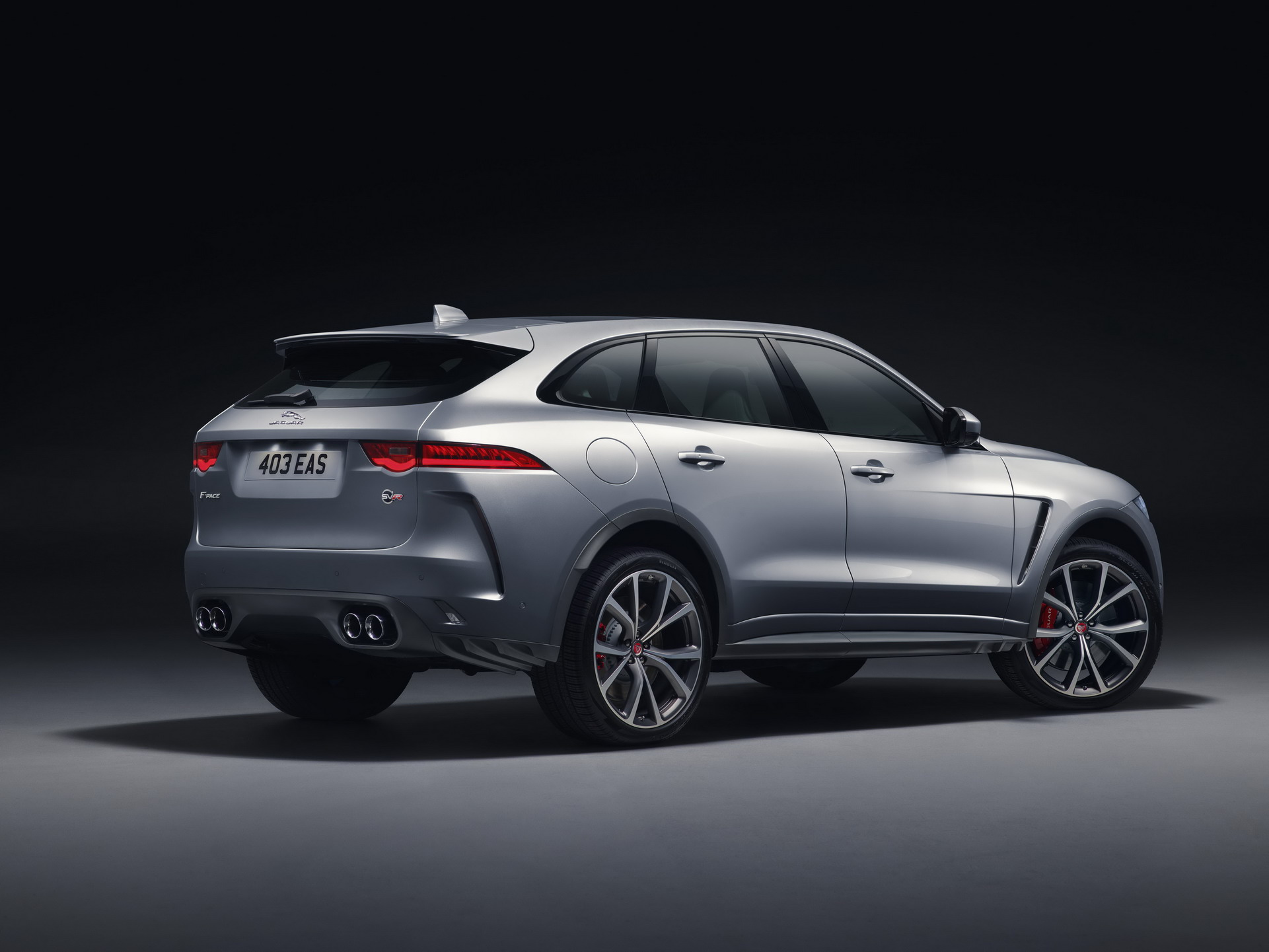 Jaguar f pace svr