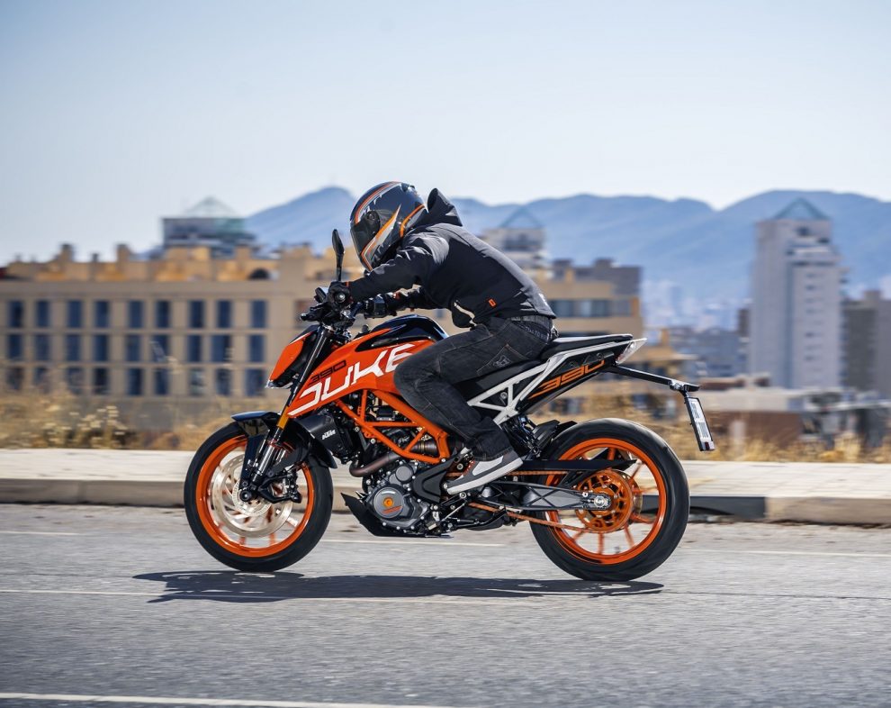 KTM lança 390 Duke ABS 2018 Automais