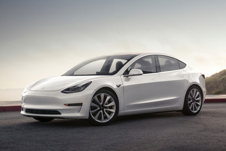 Tesla Model 3  [divulgação]