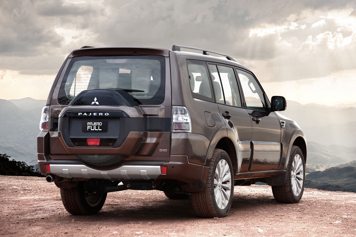 Mitsubishi pajero v75