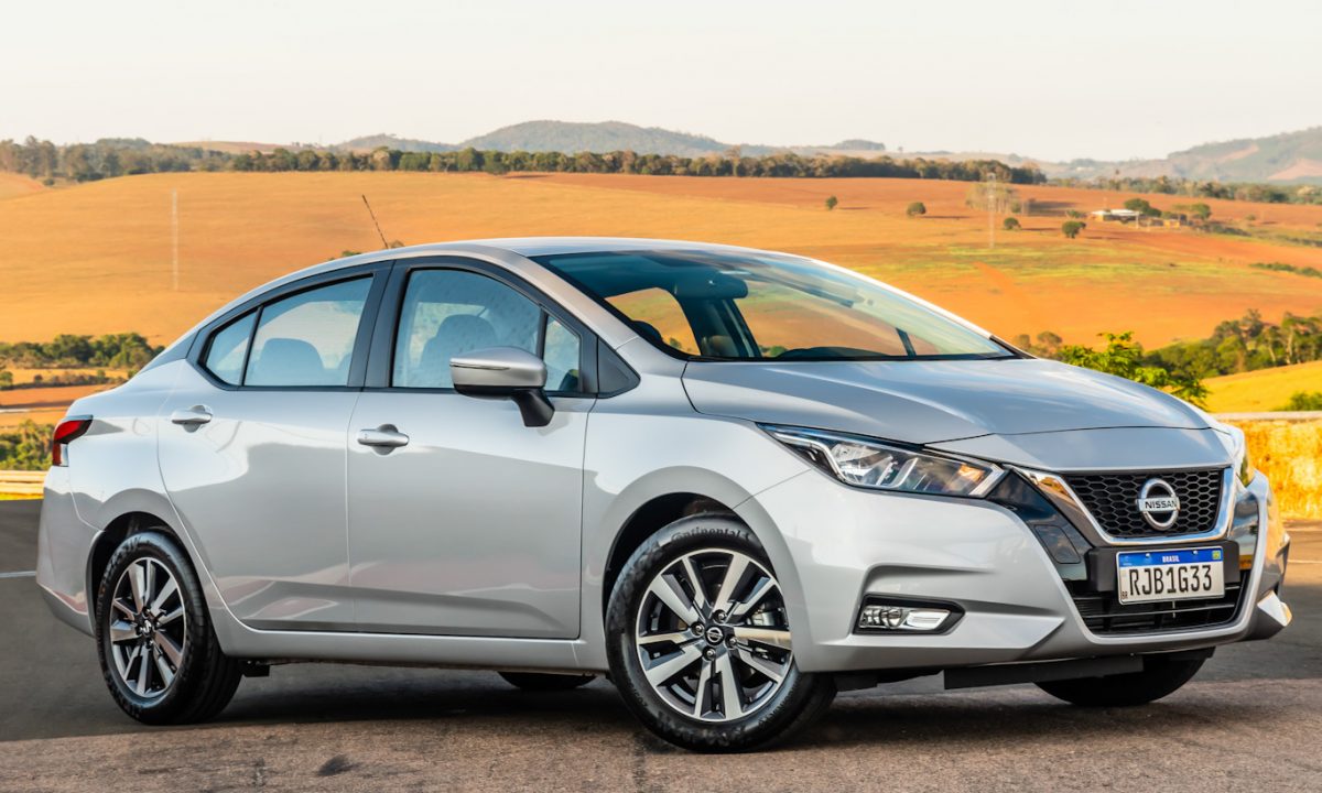 Nissan Versa Advance [divulgação]