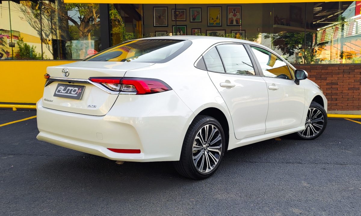 Toyota Corolla Altis Premium [Auto+ / João Brigato]