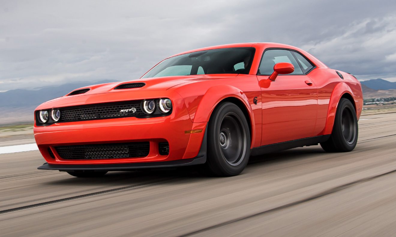 Мустанг dodge challenger
