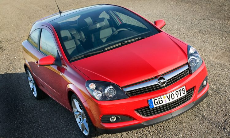 Opel Astra GTC [divulgação]