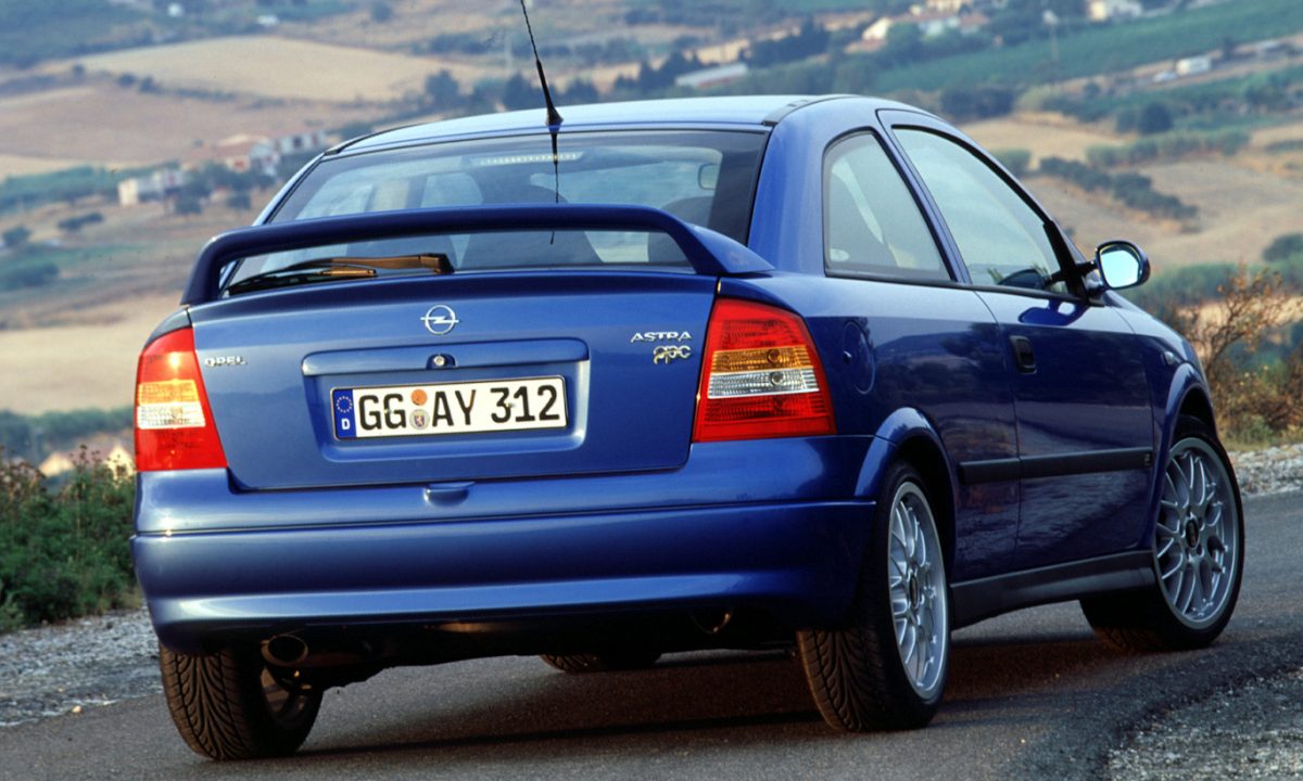 Opel Astra OPC [divulgação]