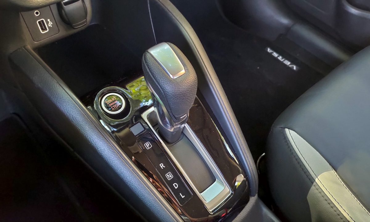 Nissan Versa Exclusive CVT [Auto+ / João Brigato]