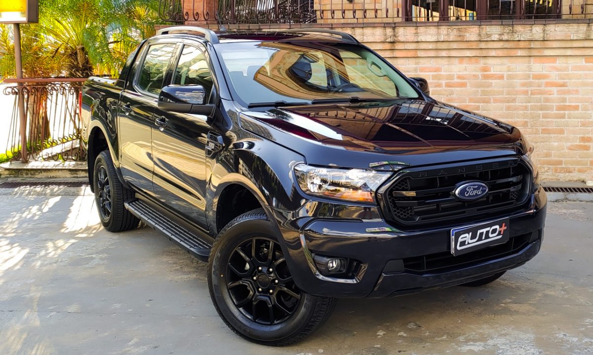 Ford Ranger Black [Auto+ / João Brigato]