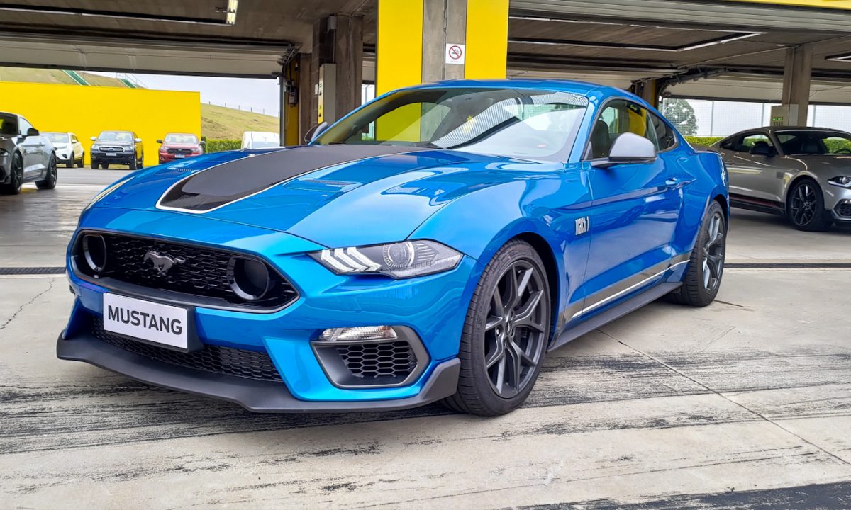 Ford Mustang Mach 1 [Auto+ / João Brigato]