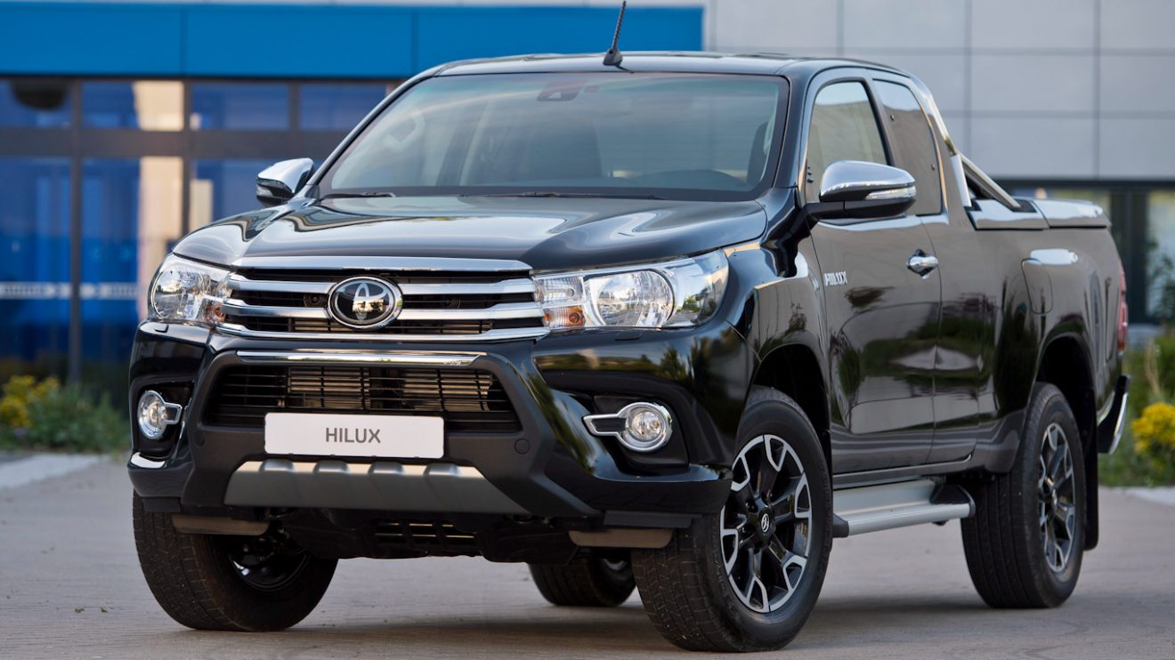 Toyota hilux black onyx