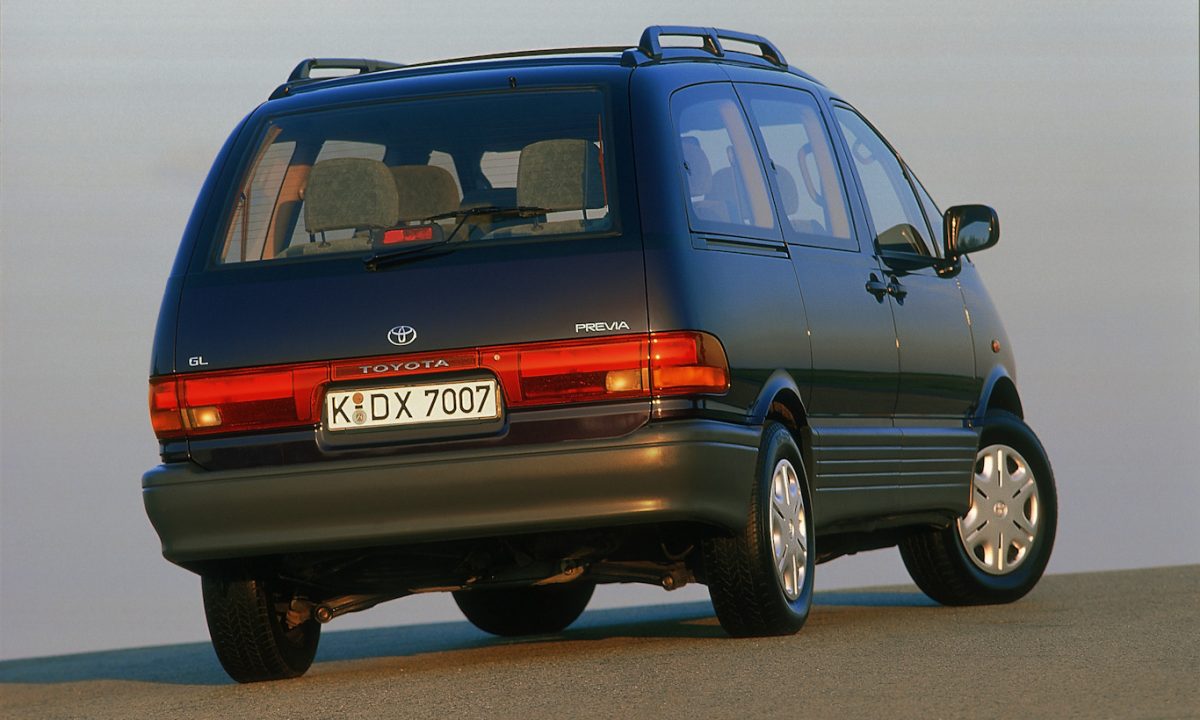 Toyota Previa [divulgação]