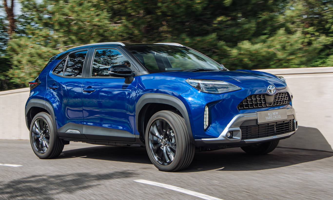 Toyota yaris cross обзор