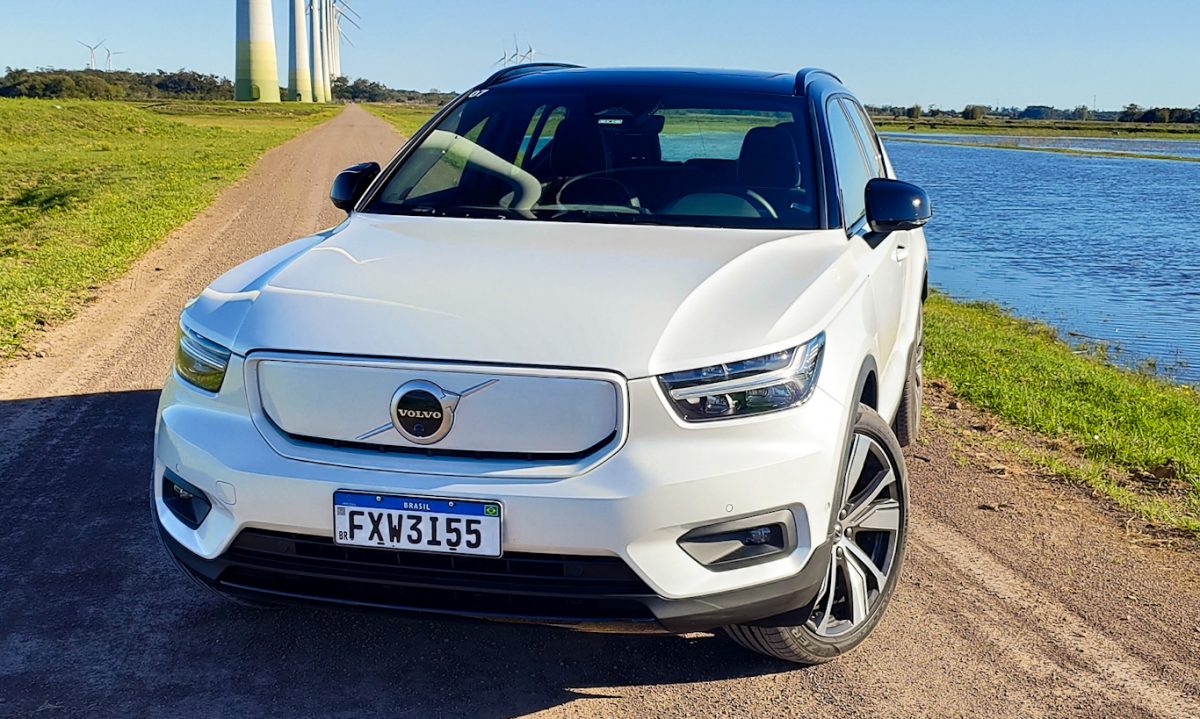 Volvo-XC40-Recharge-Pure-Electric-4_edited-1200x719.jpg