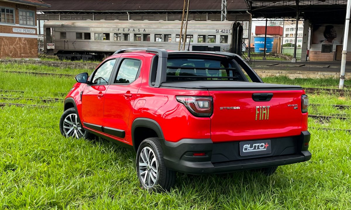 Fiat Strada Volcano CVT [Auto+ / João Brigato]
