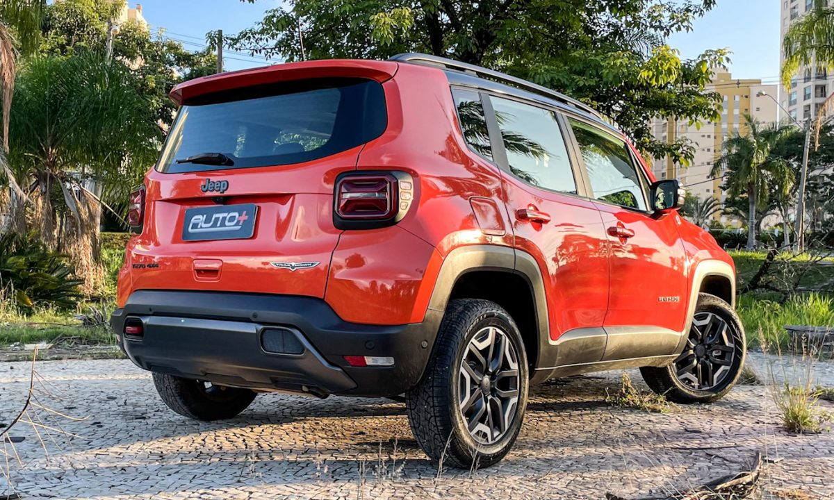 Jeep Renegade Trailhawk 4x4 [Auto+ / João Brigato]