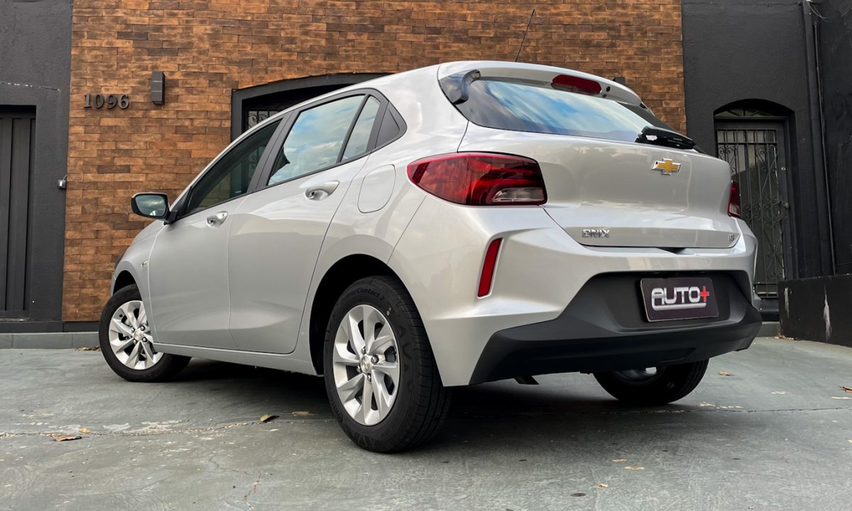 Chevrolet Onix LT 1.0 Auto+ / João Brigato]