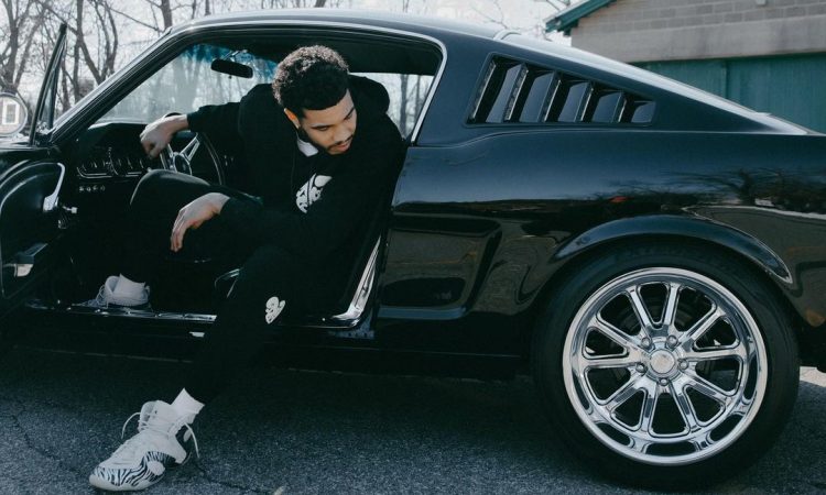 Tatum já exibiu seu Ford Mustang nas redes sociais [reprodução/Instagram]