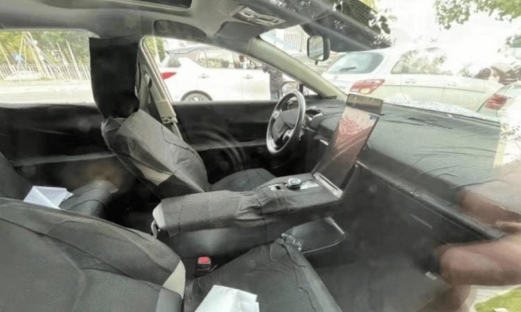 Interior do BYD-Toyota bZ5 foi fotografado [reprodução/CarNews China]