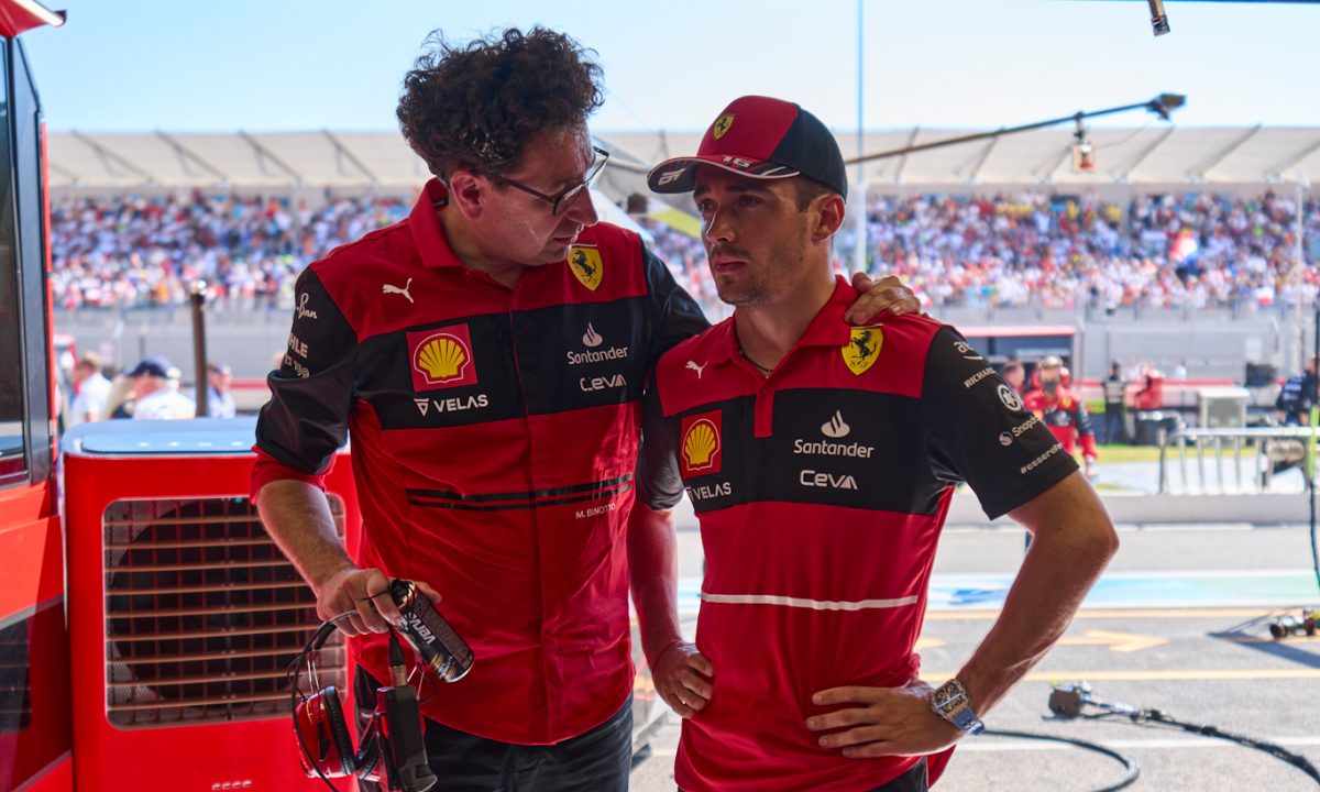 Binotto consola Leclerc após batida [divulgação]