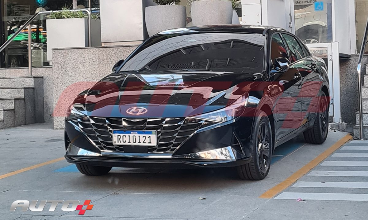 Hyundai Elantra [Auto+ / Maurício Garcia]