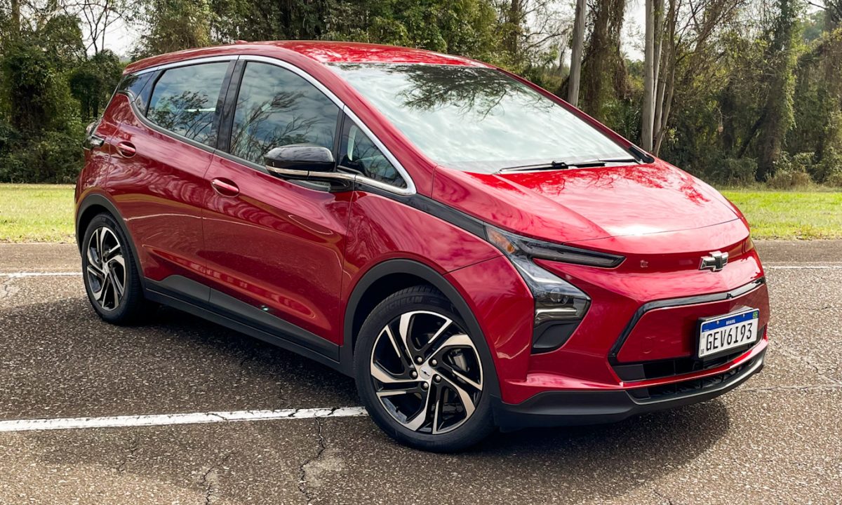 Chevrolet Bolt Premier [divulgação]