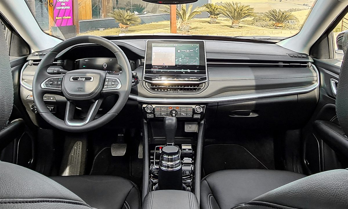 Jeep Compass 4xe [Auto+ / Maurício Garcia]