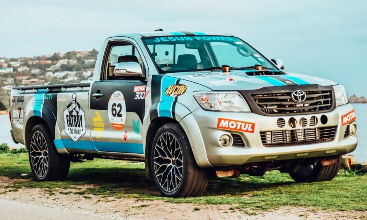 Toyota Hilux V12 [FatBoy Fab Works]