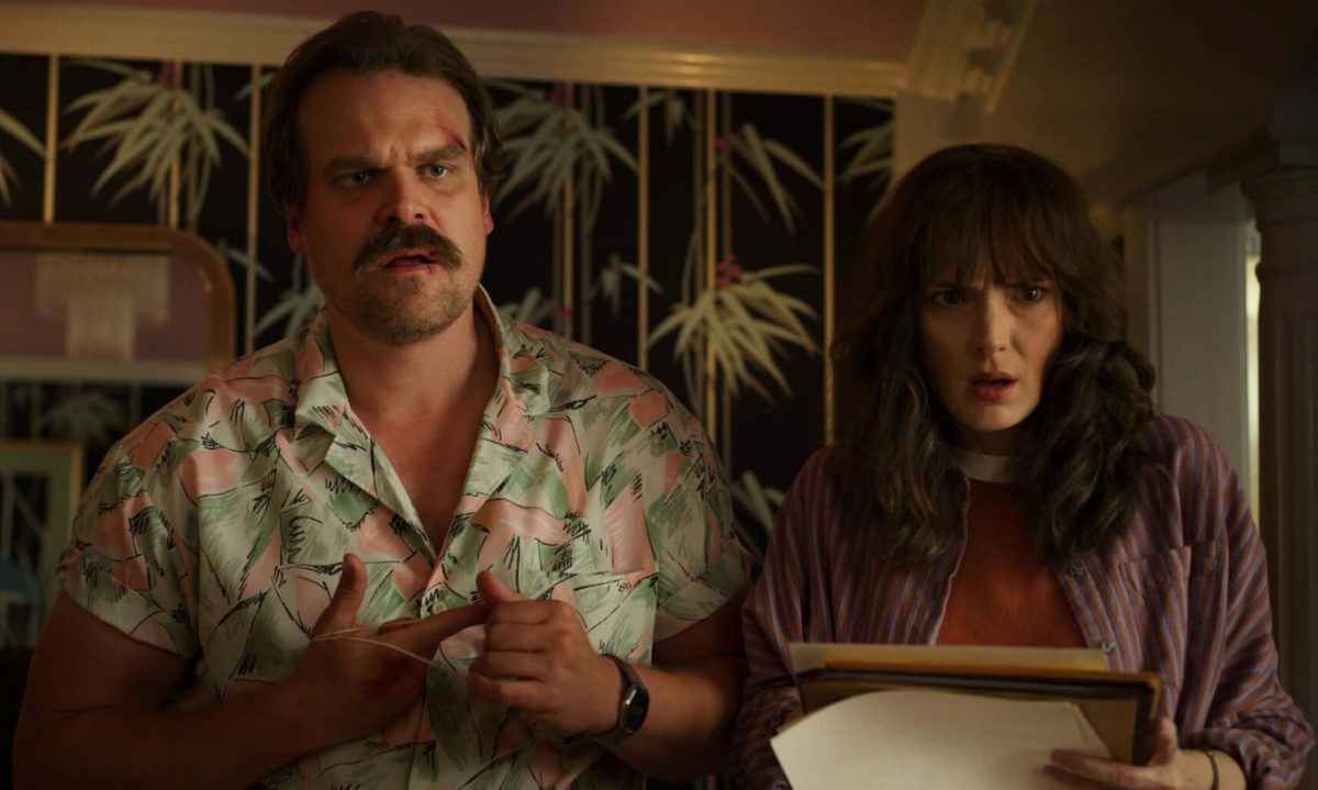 David Harbour e Winona Ryder em Stranger Things [divulgação]