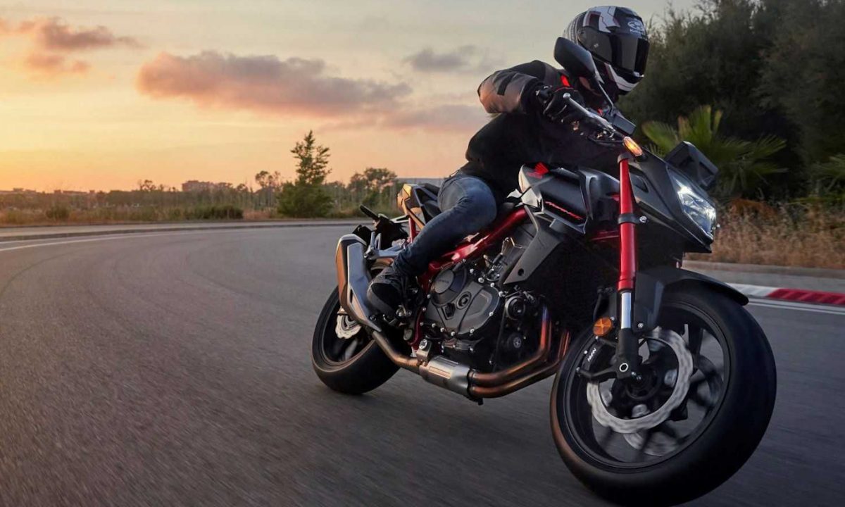 Nova Honda CB750 Hornet [divulgação]