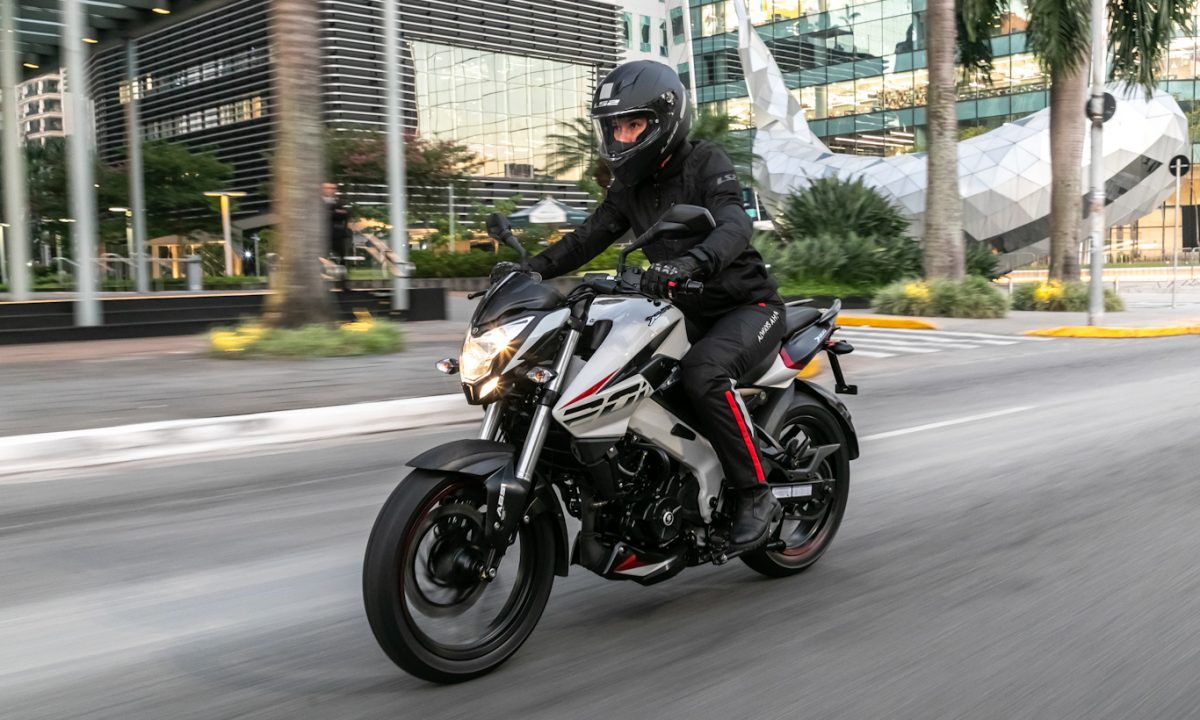 Bajaj Dominar 200 [divulgação]