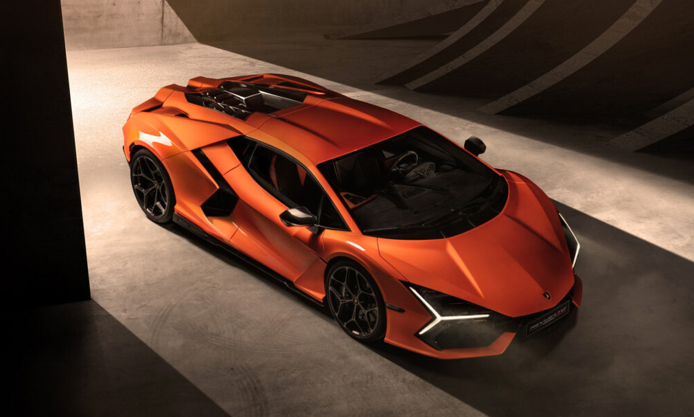 Lamborghini LB744 Revuelto laranja entrega 1.015 cv de potência [divulgação]