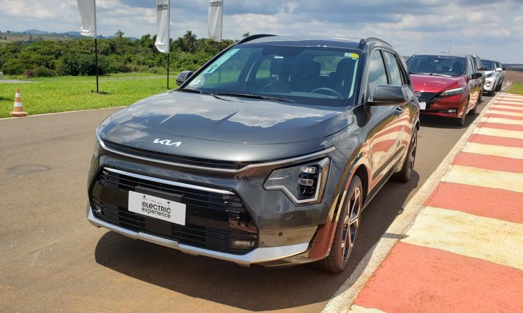 Kia Niro Hybrid [Auto+ / Renan Melo]