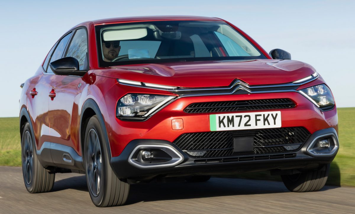 Citroën C4 X [divulgação]