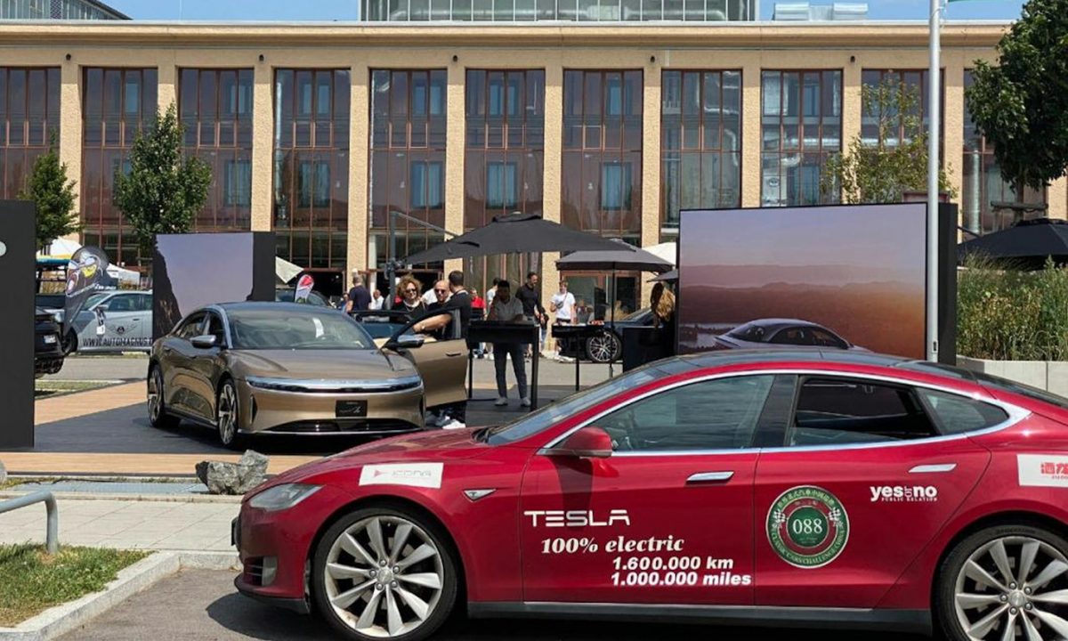 Tesla Model S recordista [reprodução]