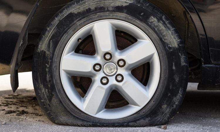 Como trocar o pneu corretamente [divulgação]