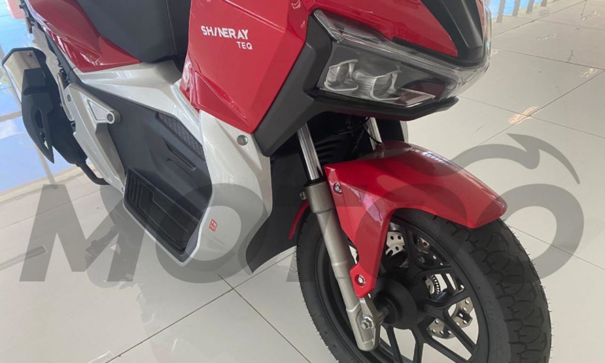 Flagra scooter Shineray [reprodução/Motoo]