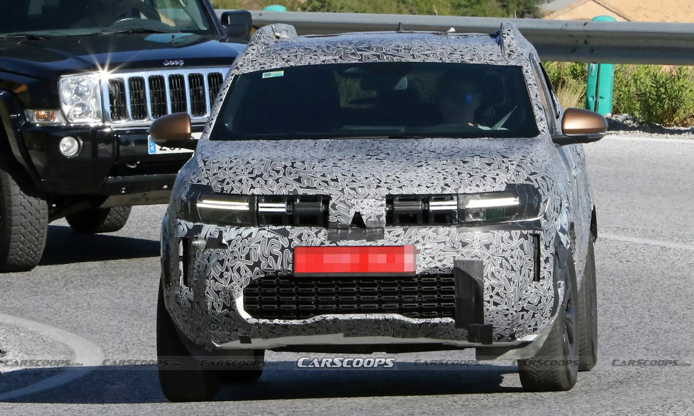 Flagra: Renault Duster 2025 terá grade frontal iluminada - Automais