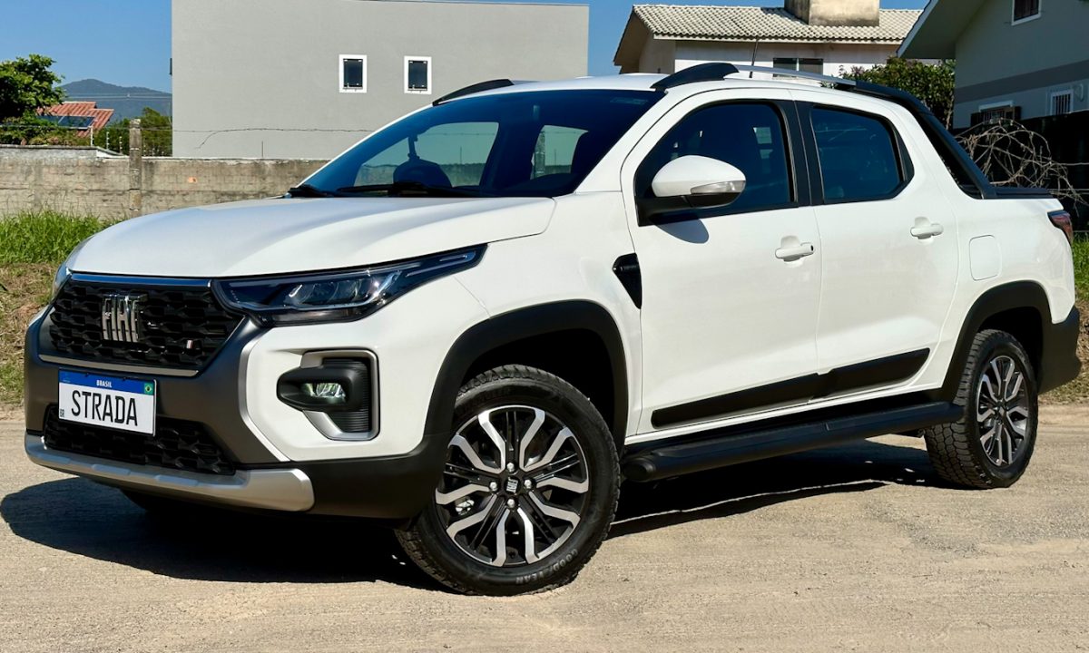 Fiat Strada Ranch turbo [Auto+ / João Brigato]