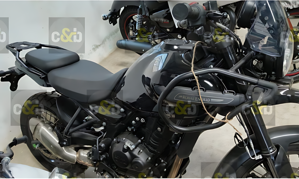 Flagra da Royal Enfield Himalayan 450 [reprodução]